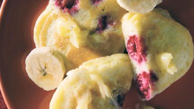 Panqueca de ricota e framboesa com bananas e calda de manteiga e mel 33 Panquecas de ricota e framboesa com bananas e calda de manteiga e mel