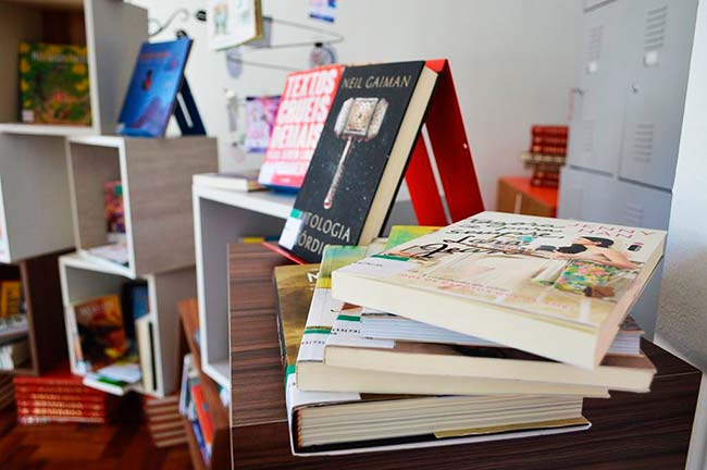 Biblioteca de Farroupilha perdoa multa de livros atrasados - Revista News