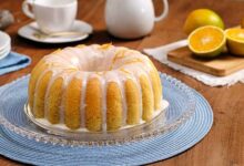 Bolo de laranja com calda de fondan