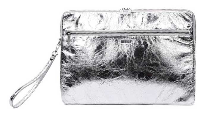 Santa Lolla Porta Notebook Metalizado Prata Creditos Divulgacao1