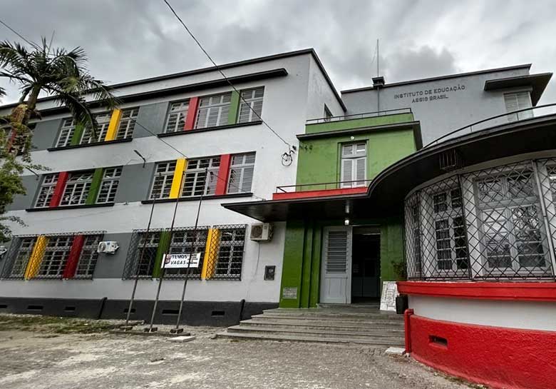 Volta às aulas no RS: 700 mil alunos retornam à escola 2 INSTITUTO DE EDUCACAO ASSIS BRASIL EM PELOTAS