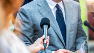 media interview journalists interviewing politici 2026 01 05 23 01 59 utc